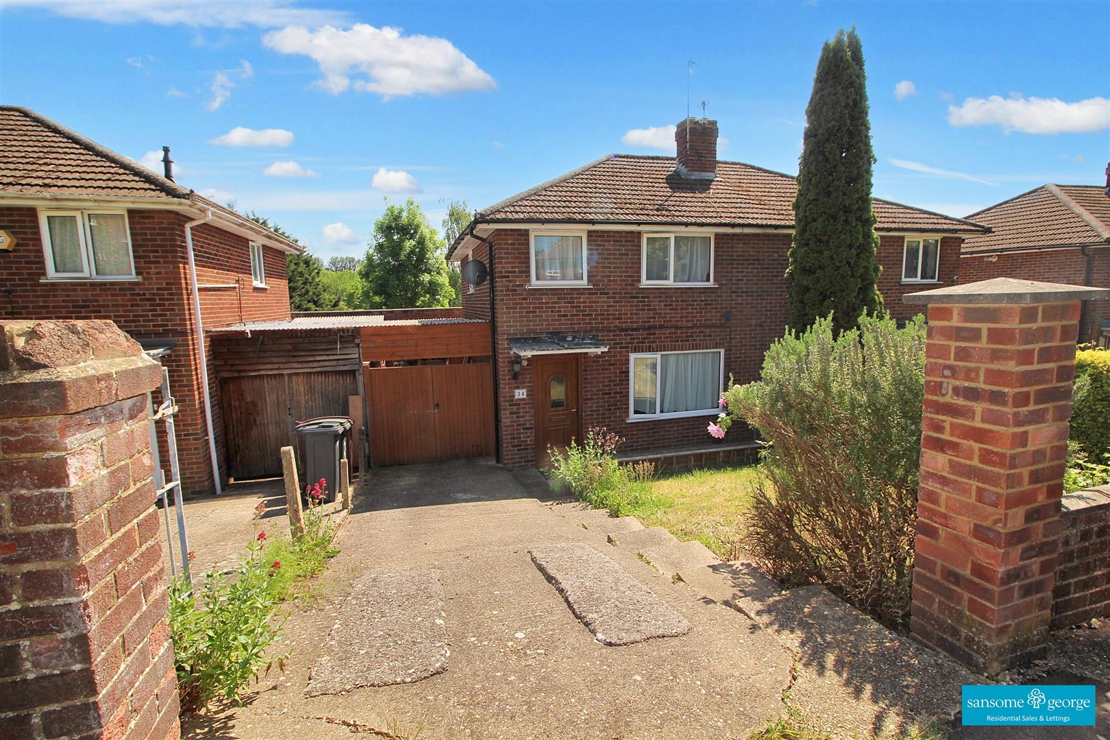 2 bed property in Birdhill Avenue, Reading